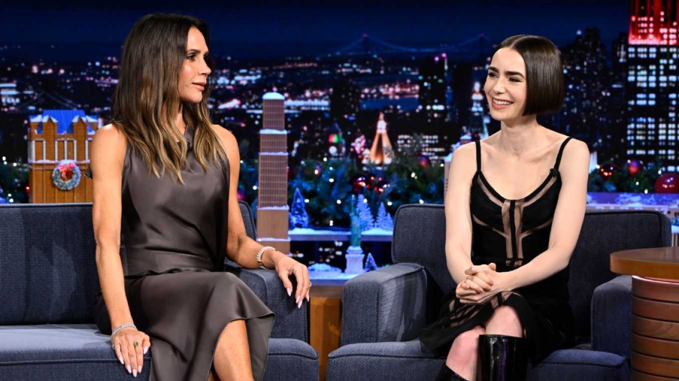 Η Λίλι Κόλινς γνώρισε τη Βικτόρια Μπέκαμ και έβαλε τα κλάματα