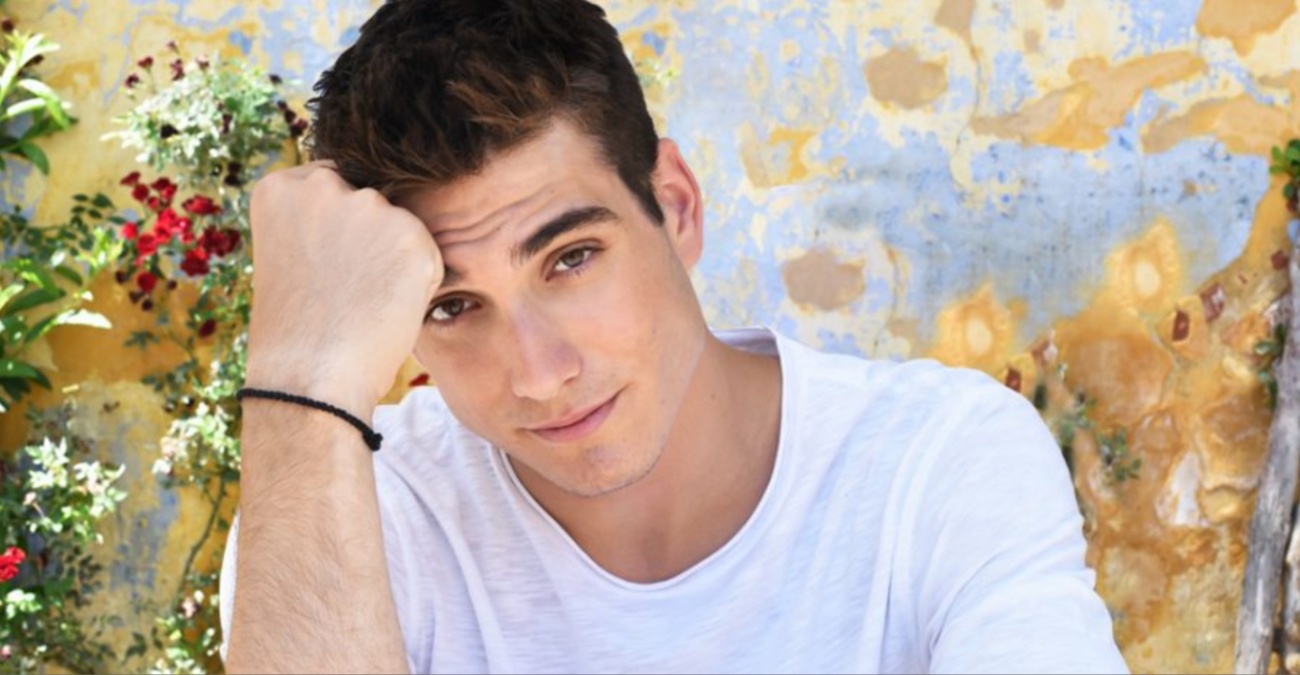 Έ&nu;&tau;&omicron;&nu;&omicron;, &delta;&upsilon;&nu;&alpha;&mu;&iota;&kappa;ό, &alpha;&pi;&rho;ό&beta;&lambda;&epsilon;&pi;&tau;&omicron; - &Omicron; &Gamma;&iota;ώ&rho;&gamma;&omicron;&sigmaf; &Kappa;&alpha;&kappa;&omicron;&sigma;&alpha;ί&omicron;&sigmaf; &pi;&alpha;&rho;&omicron;&upsilon;&sigma;&iota;ά&zeta;&epsilon;&iota; &tau;&omicron; &nu;έ&omicron; &tau;&omicron;&upsilon; music video