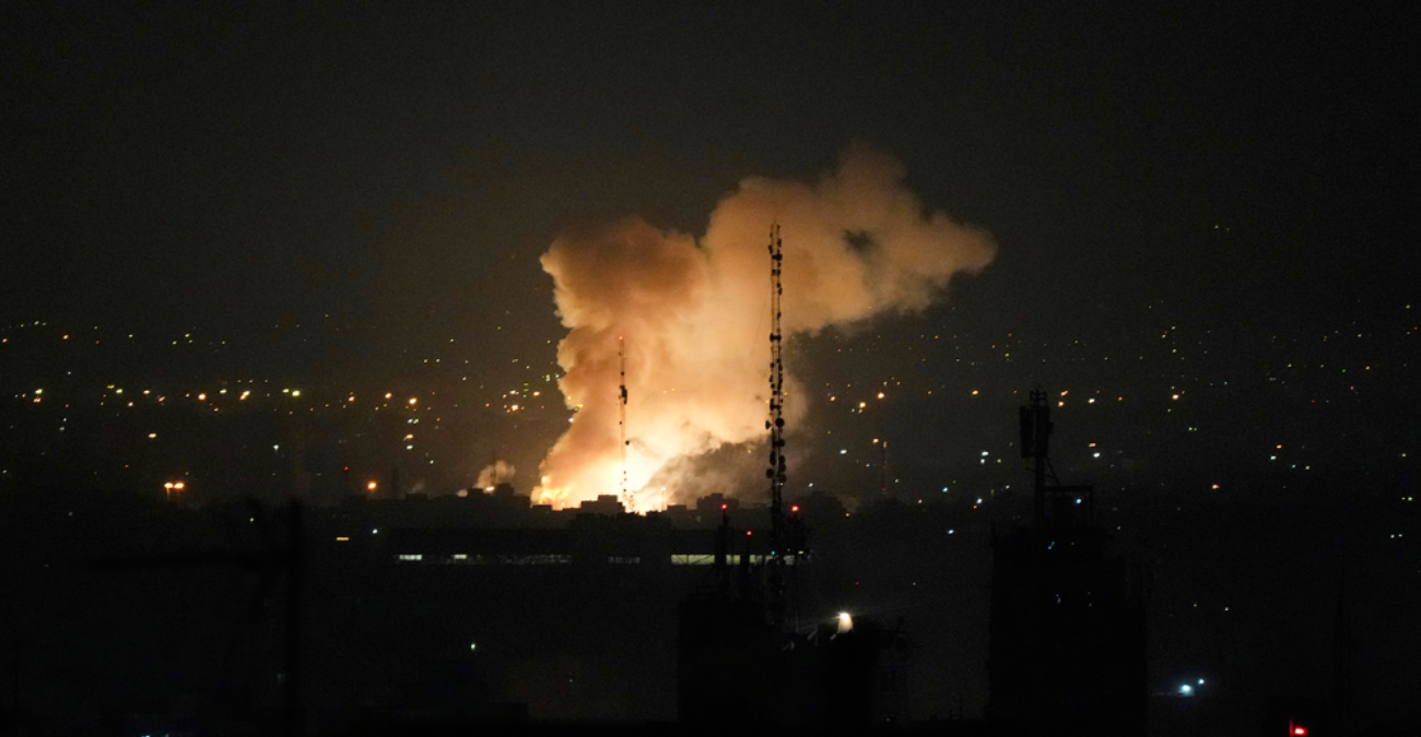 &Tau;&omicron; &Iota;&sigma;&rho;&alpha;ή&lambda; &xi;&epsilon;&kappa;ί&nu;&eta;&sigma;&epsilon; &epsilon;&pi;ί&theta;&epsilon;&sigma;&eta; &sigma;&tau;&omicron; &Iota;&rho;ά&nu;: &Epsilon;&kappa;&rho;ή&xi;&epsilon;&iota;&sigmaf; &sigma;&tau;&eta;&nu; &Tau;&epsilon;&chi;&epsilon;&rho;ά&nu;&eta; - Bί&nu;&tau;&epsilon;&omicron;