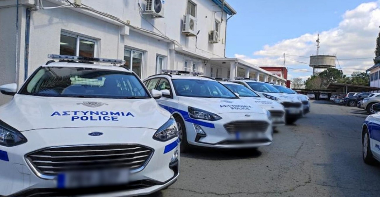 Χειροπέδες σε δύο πρόσωπα για εμπρησμό αυτοκινήτου