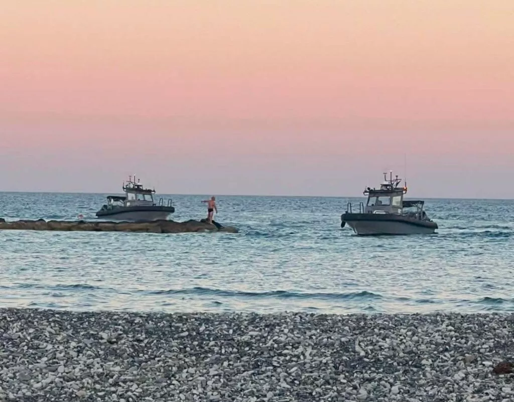 &Tau;&rho;&alpha;&gamma;&omega;&delta;ί&alpha; &sigma;&tau;&eta;&nu; &Omicron;&rho;ό&kappa;&lambda;&iota;&nu;&eta;: &Upsilon;&pi;ή&rho;&chi;&epsilon; &pi;ύ&rho;&gamma;&omicron;&sigmaf; &alpha;&lambda;&lambda;ά ό&chi;&iota; &nu;&alpha;&upsilon;&alpha;&gamma;&omicron;&sigma;ώ&sigma;&tau;&eta;&sigmaf; &ndash; &Sigma;&upsilon;&gamma;&kappa;&lambda;&omicron;&nu;ί&zeta;&omicron;&upsilon;&nu; &omicron;&iota; &lambda;&epsilon;&pi;&tau;&omicron;&mu;έ&rho;&epsilon;&iota;&epsilon;&sigmaf; &tau;&omicron;&upsilon; &tau;&rho;&alpha;&gamma;&iota;&kappa;&omicron;ύ &pi;&epsilon;&rho;&iota;&sigma;&tau;&alpha;&tau;&iota;&kappa;&omicron;ύ