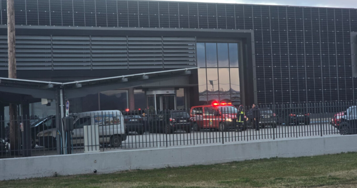 Έ&kappa;&rho;&eta;&xi;&eta; &sigma;&tau;&omicron; &Beta;&iota;&omicron;&lambda;ά&nu;&tau;&alpha;: &Sigma;&epsilon; &tau;&rho;ί&alpha; &sigma;&eta;&mu;&epsilon;ί&alpha; &epsilon;ί&chi;&epsilon; &delta;&iota;ά&beta;&rho;&omega;&sigma;&eta; &omicron; &sigma;&omega;&lambda;ή&nu;&alpha;&sigmaf; &tau;&omicron;&upsilon; &pi;&rho;&omicron;&pi;&alpha;&nu;ί&omicron;&upsilon; - &Tau;&iota; &kappa;&alpha;&tau;&alpha;&gamma;&gamma;έ&lambda;&lambda;&epsilon;&iota; &delta;&iota;&kappa;&eta;&gamma;ό&rho;&omicron;&sigmaf; &omicron;&iota;&kappa;&omicron;&gamma;&epsilon;&nu;&epsilon;&iota;ώ&nu;