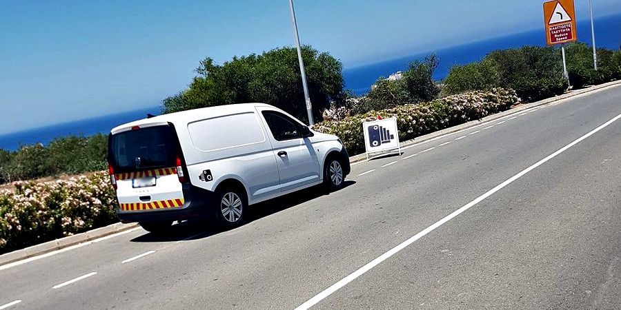 &Alpha;&iota;&phi;&nu;&iota;&delta;&iota;&alpha;&sigma;&tau;&iota;&kappa;ή &epsilon;&pi;ί&theta;&epsilon;&sigma;&eta;: Ά&gamma;&nu;&omega;&sigma;&tau;&omicron;&sigmaf; &psi;έ&kappa;&alpha;&sigma;&epsilon; &sigma;&pi;&rho;έ&iota; &sigma;&tau;&omicron; &pi;&rho;ό&sigma;&omega;&pi;&omicron; &upsilon;&pi;&alpha;&lambda;&lambda;ή&lambda;&omicron;&upsilon; &phi;&omega;&tau;&omicron;&epsilon;&pi;&iota;&sigma;ή&mu;&alpha;&nu;&sigma;&eta;&sigmaf; - &Tau;&omicron;&upsilon; &laquo;έ&sigma;&pi;&alpha;&sigma;&alpha;&nu;&raquo; &tau;&omicron; ό&chi;&eta;&mu;&alpha;