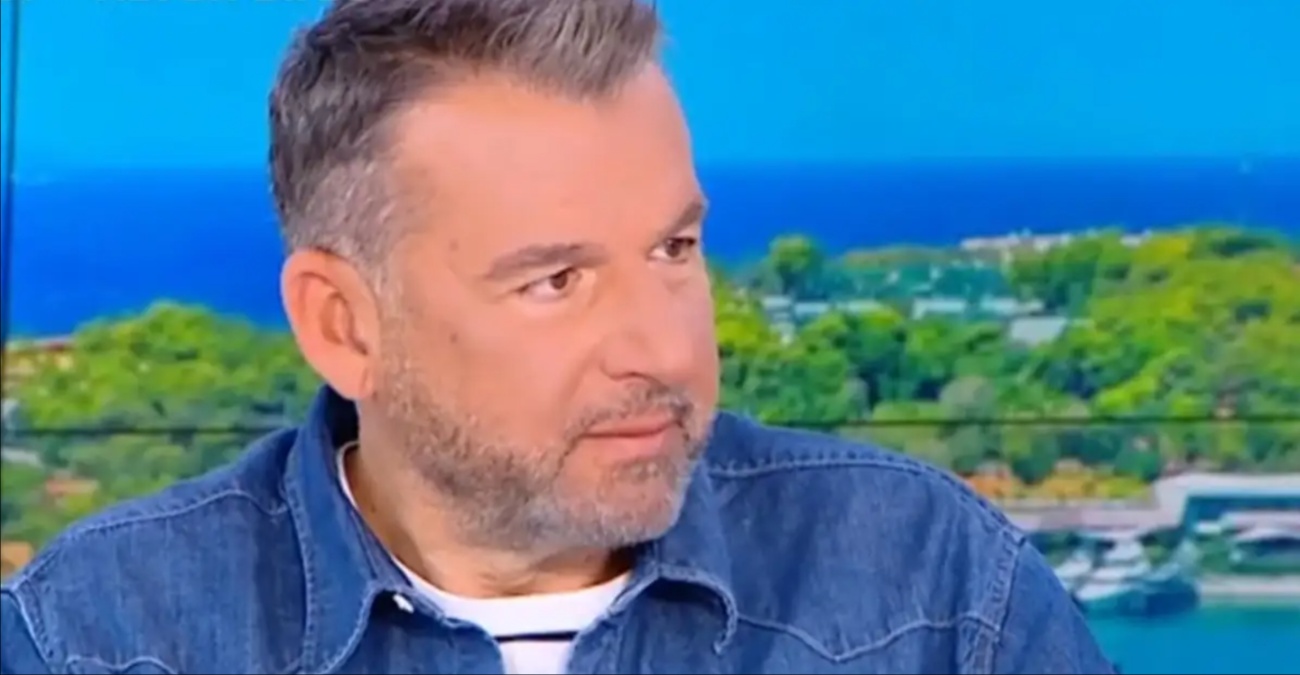 &Gamma;&iota;ώ&rho;&gamma;&omicron;&sigmaf; &Lambda;&iota;ά&gamma;&kappa;&alpha;&sigmaf;: &laquo;&Mu;&omicron;&upsilon; &tau;&eta;&nu; έ&pi;&epsilon;&sigma;&epsilon; &kappa;&alpha;&theta;&eta;&gamma;&eta;&tau;ή&sigmaf; &pi;&omicron;&upsilon; &mu;&omicron;&upsilon; έ&kappa;&alpha;&nu;&epsilon; &iota;&delta;&iota;&alpha;ί&tau;&epsilon;&rho;&alpha; &sigma;&tau;&alpha; 16 &mu;&omicron;&upsilon; &ndash; &Omicron; &pi;&alpha;&tau;έ&rho;&alpha;&sigmaf; &mu;&omicron;&upsilon; &delta;&epsilon;&nu; &mu;&epsilon; &pi;ί&sigma;&tau;&epsilon;&upsilon;&epsilon;&raquo;