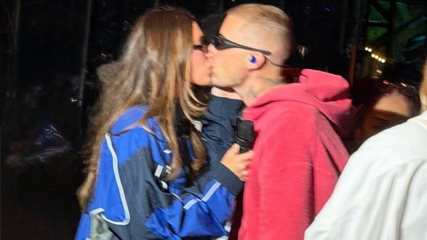 &Tau;&zeta;ά&sigma;&tau;&iota;&nu; &Mu;&pi;ί&mu;&pi;&epsilon;&rho;: &Tau;&omicron; &phi;&iota;&lambda;ί &sigma;&tau;&omicron; &sigma;&tau;ό&mu;&alpha; &mu;&epsilon; &tau;&eta; &Chi;έ&iota;&lambda;&iota; &sigma;&tau;&omicron; Coachella