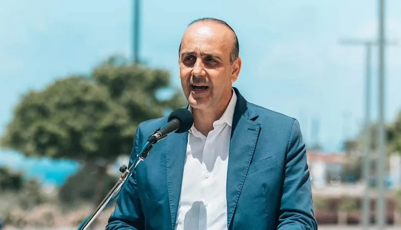 &Phi;&alpha;ί&delta;&omega;&nu;&alpha;&sigmaf; &Phi;&alpha;ί&delta;&omega;&nu;&omicron;&sigmaf;: &Sigma;&epsilon; &alpha;&upsilon;&tau;&epsilon;&pi;ά&gamma;&gamma;&epsilon;&lambda;&tau;&eta; έ&rho;&epsilon;&upsilon;&nu;&alpha; &pi;&rho;&omicron;&chi;&omega;&rho;ά &eta; &Alpha;&sigma;&tau;&upsilon;&nu;&omicron;&mu;ί&alpha; &mu;&epsilon;&tau;ά &tau;&omicron; &beta;ί&nu;&tau;&epsilon;&omicron; &tau;&eta;&sigmaf; Annie Alexui