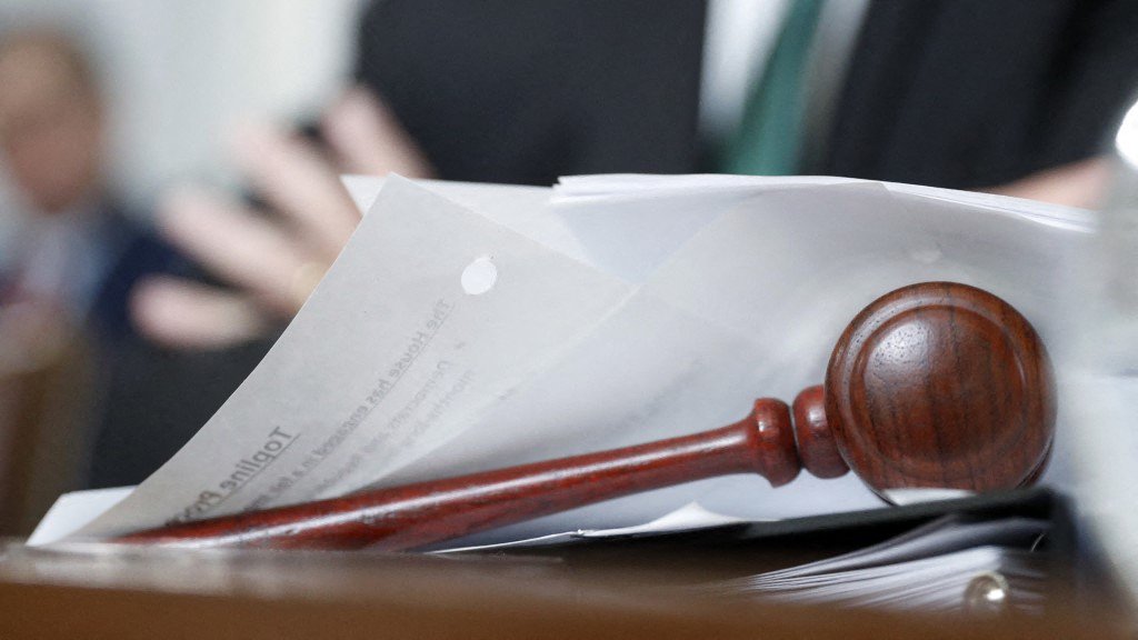 Πολιτογραφήσεις: Ζητά διευκρινίσεις ενόψει της δίκης η υπεράσπιση - Απορρίπτει συμφωνία με επιχειρηματία η Εισαγγελία