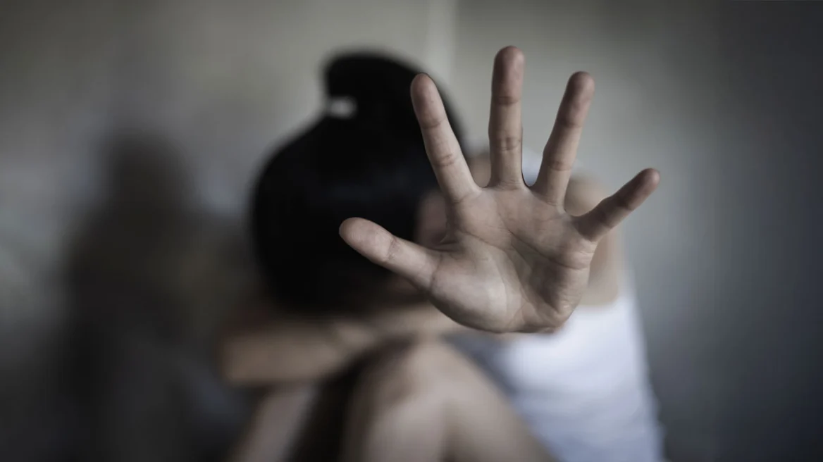 60χρονος παρενόχλησε σεξουαλικά την ανήλικη ανιψιά του στη Χαλκιδική 60χρονος παρενόχλησε σεξουαλικά την ανήλικη ανιψιά του στη Χαλκιδική