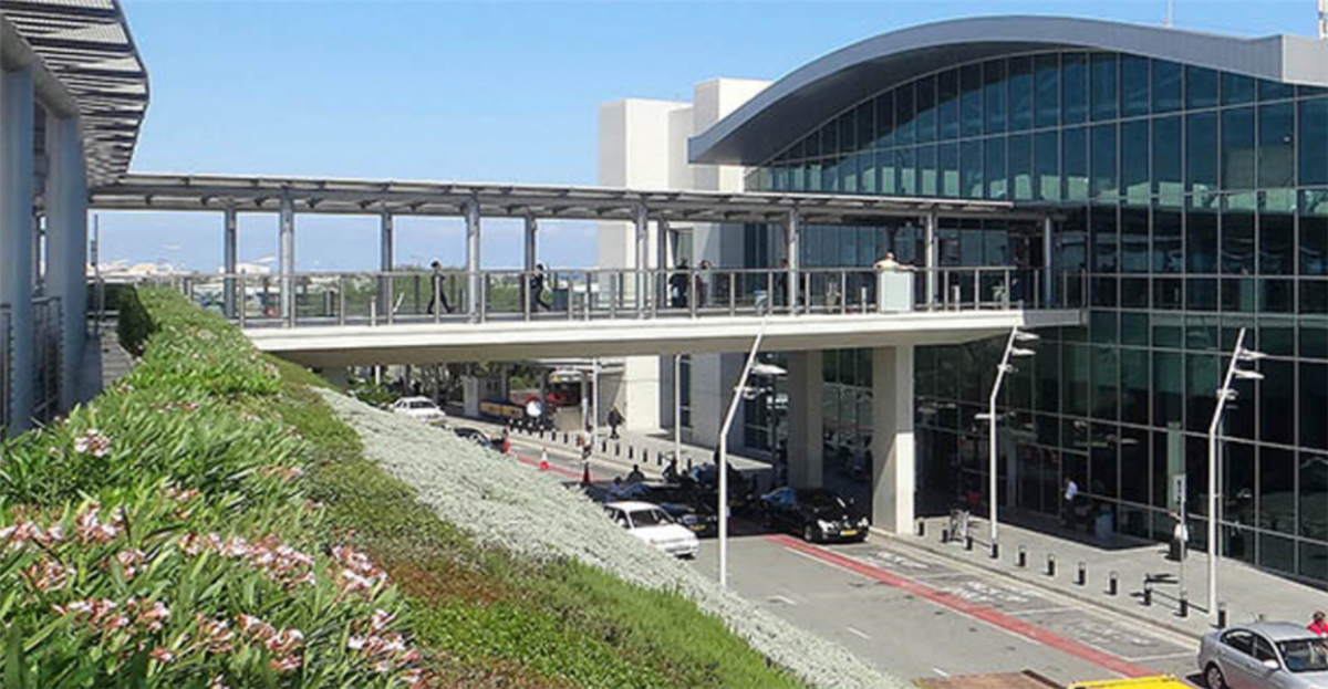 &Pi;ή&gamma;&alpha;&iota;&nu;&alpha;&nu; &gamma;&iota;&alpha; &Mu;ά&nu;&tau;&sigma;&epsilon;&sigma;&tau;&epsilon;&rho; &kappa;&alpha;&iota; &kappa;&alpha;&tau;έ&lambda;&eta;&xi;&alpha;&nu; &mu;&epsilon; &chi;&epsilon;&iota;&rho;&omicron;&pi;έ&delta;&epsilon;&sigmaf; &ndash; &Tau;&iota; &laquo;&pi;&rho;ό&delta;&omega;&sigma;&epsilon;&raquo; &pi;έ&nu;&tau;&epsilon; &Beta;&rho;&epsilon;&tau;&alpha;&nu;&omicron;ύ&sigmaf; &sigma;&tau;&omicron; &alpha;&epsilon;&rho;&omicron;&delta;&rho;ό&mu;&iota;&omicron; &Lambda;ά&rho;&nu;&alpha;&kappa;&alpha;&sigmaf;