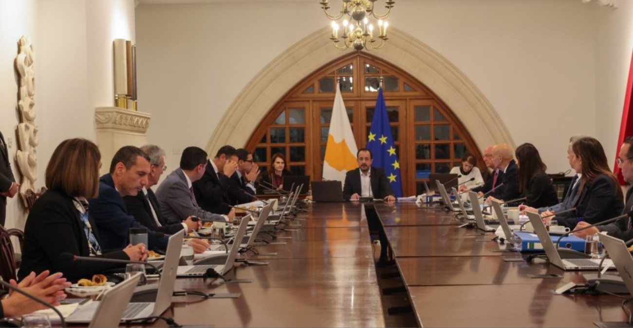 &Tau;&iota; &alpha;&lambda;&lambda;ά&zeta;&epsilon;&iota; &gamma;&iota;&alpha; &tau;&omicron;&upsilon;&sigmaf; &Sigma;&Upsilon;&Omicron;&Pi; &mu;&epsilon;&tau;ά &tau;&omicron; &Upsilon;&pi;&omicron;&upsilon;&rho;&gamma;&iota;&kappa;ό - &Eta; &tau;&omicron;&pi;&omicron;&theta;έ&tau;&eta;&sigma;&eta; &tau;&omicron;&upsilon; &Pi;&rho;&omicron;έ&delta;&rho;&omicron;&upsilon; &Chi;&rho;&iota;&sigma;&tau;&omicron;&delta;&omicron;&upsilon;&lambda;ί&delta;&eta;