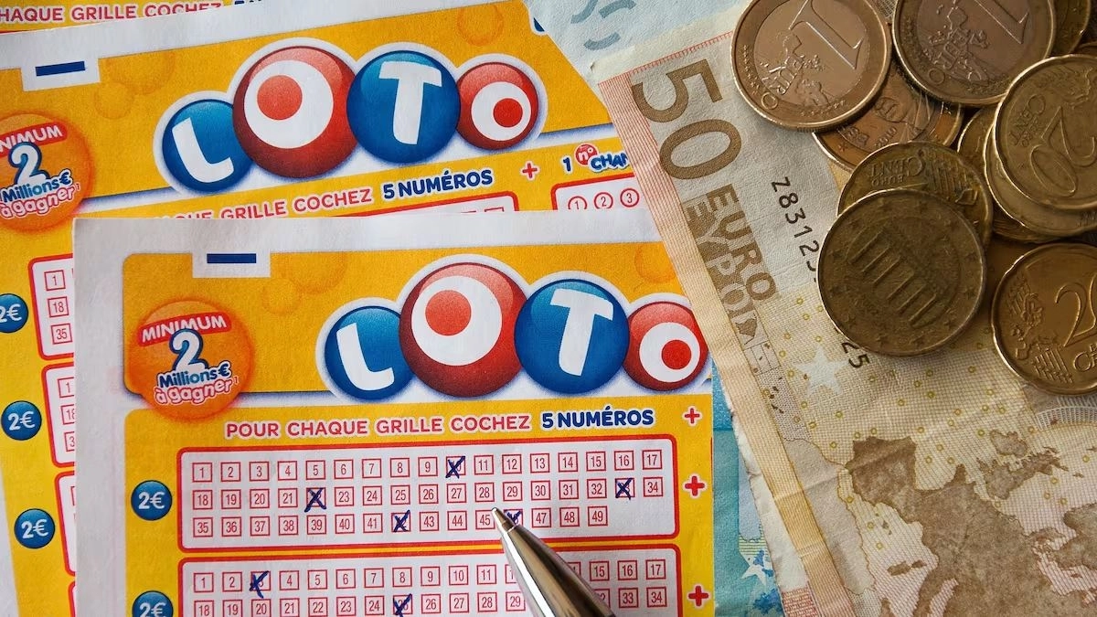 &Xi;έ&chi;&alpha;&sigma;&alpha;&nu; &lambda;&alpha;&chi;&epsilon;ί&omicron; 466.000 &epsilon;&upsilon;&rho;ώ &mu;έ&sigma;&alpha; &sigma;&epsilon; &beta;&iota;&beta;&lambda;ί&omicron;: &Tau;&omicron; &beta;&rho;ή&kappa;&alpha;&nu; &mu;ό&lambda;&iota;&sigmaf; 7 &eta;&mu;έ&rho;&epsilon;&sigmaf; &pi;&rho;&iota;&nu; &lambda;ή&xi;&epsilon;&iota;