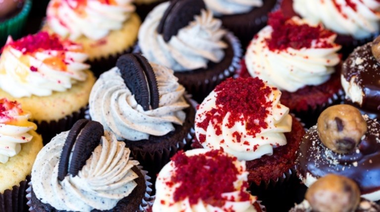 &Epsilon;&omicron;&rho;&tau;&omicron;&lambda;ό&gamma;&iota;&omicron;: &Pi;&omicron;&iota;&omicron;&iota; &gamma;&iota;&omicron;&rho;&tau;ά&zeta;&omicron;&upsilon;&nu; &sigma;ή&mu;&epsilon;&rho;&alpha; &Kappa;&upsilon;&rho;&iota;&alpha;&kappa;ή 22 &Phi;&epsilon;&beta;&rho;&omicron;&upsilon;&alpha;&rho;ί&omicron;&upsilon;