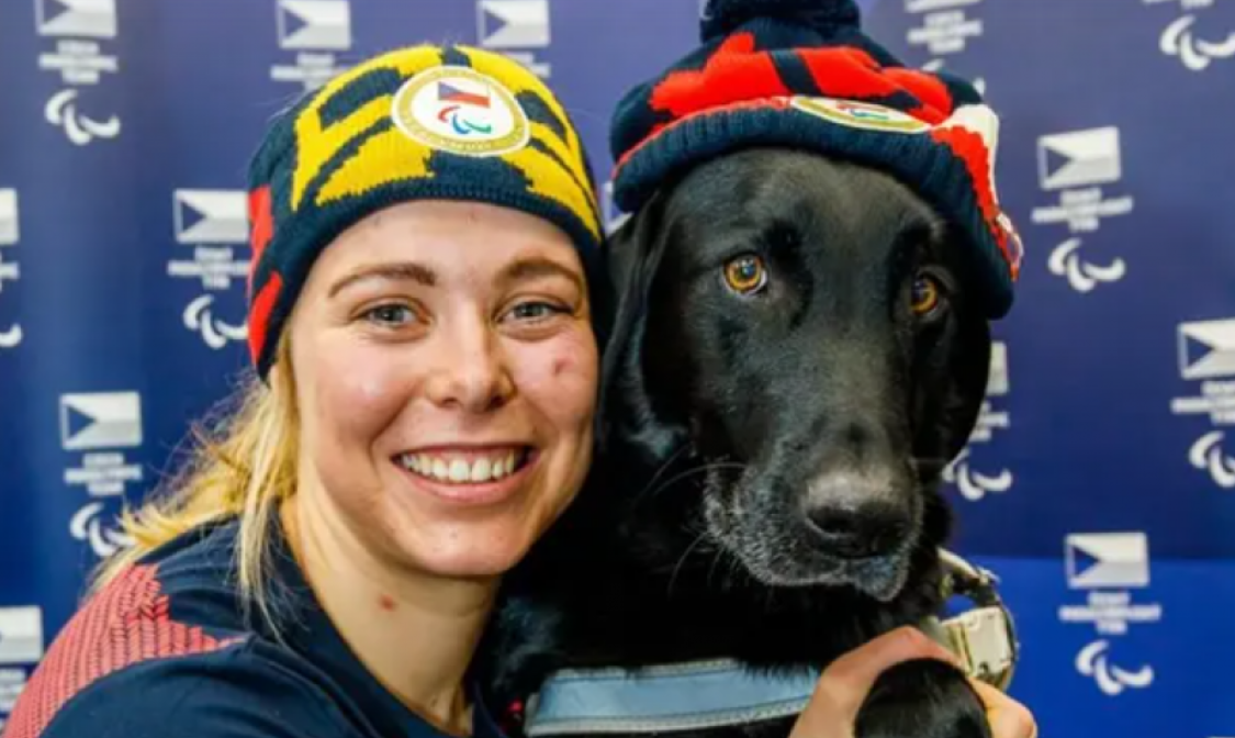 &Sigma;&upsilon;&gamma;&kappa;&lambda;&omicron;&nu;ί&zeta;&epsilon;&iota; &eta; &epsilon;&xi;&omicron;&mu;&omicron;&lambda;ό&gamma;&eta;&sigma;&eta; &alpha;&theta;&lambda;ή&tau;&rho;&iota;&alpha;&sigmaf; - Έ&pi;&epsilon;&sigma;&epsilon; &theta;ύ&mu;&alpha; &beta;&iota;&alpha;&sigma;&mu;&omicron;ύ &delta;ύ&omicron; &epsilon;&beta;&delta;&omicron;&mu;ά&delta;&epsilon;&sigmaf; &pi;&rho;&iota;&nu; &kappa;&epsilon;&rho;&delta;ί&sigma;&epsilon;&iota; &tau;&omicron; &chi;&rho;&upsilon;&sigma;ό &mu;&epsilon;&tau;ά&lambda;&lambda;&iota;&omicron; &sigma;&tau;&omicron;&upsilon;&sigmaf; &Omicron;&lambda;&upsilon;&mu;&pi;&iota;&alpha;&kappa;&omicron;ύ&sigmaf;