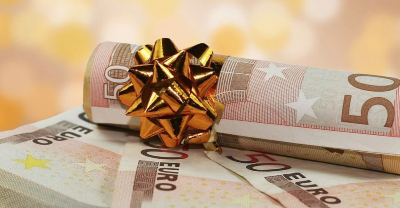 Ποιοι θα πάρουν το έκτακτο επίδομα και πότε θα μπουν τα χρήματα στους λογαριασμούς