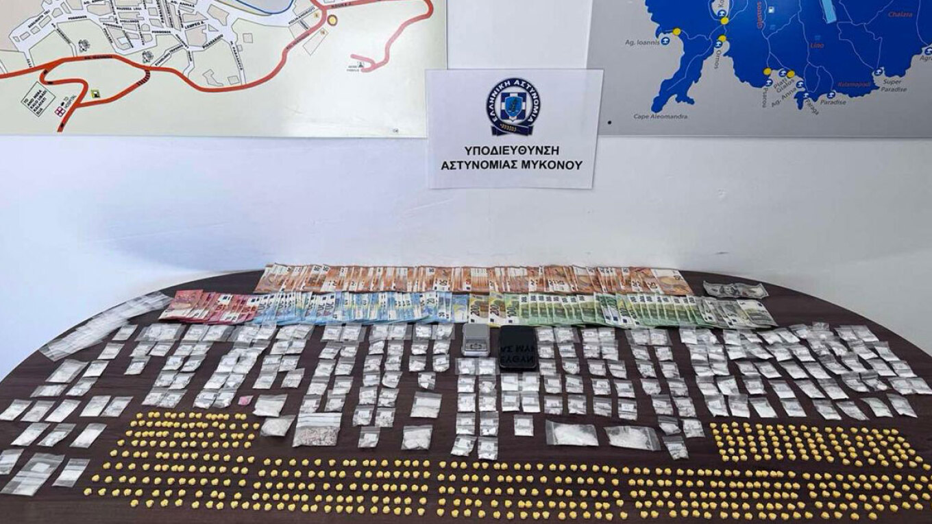 Εξαρθρώθηκε κύκλωμα διακίνησης ναρκωτικών με «χρυσό» τιμοκατάλογο στη Μύκονο Εξαρθρώθηκε κύκλωμα διακίνησης ναρκωτικών με «χρυσό» τιμοκατάλογο στη Μύκονο