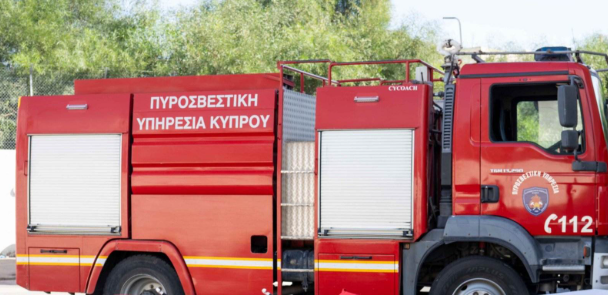 Πυρκαγιά σε διώροφο κτήριο τα ξημερώματα – Εκκενώθηκε από το