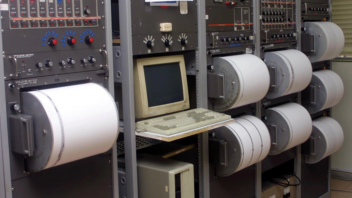 &Tau;έ&sigma;&sigma;&epsilon;&rho;&iota;&sigmaf; &sigma;&epsilon;&iota;&sigma;&mu;&omicron;ί &sigma;&tau;&eta;&nu; &Kappa;&rho;ή&tau;&eta; &mu;έ&sigma;&alpha; &sigma;&epsilon; &lambda;ί&gamma;&alpha; &lambda;&epsilon;&pi;&tau;ά