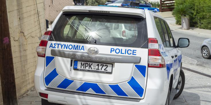 Χειροπέδες σε τρεις νεαρούς – Τους έπιασαν για ληστεία περιπτέρου τον Αύγουστο