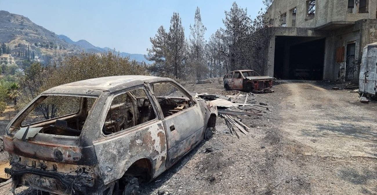 Ανοίγουν τα σπίτια τους για τους πυρόπληκτους – Κύμα αλληλεγγύης από πολίτες και επιχειρήσεις Ανοίγουν τα σπίτια τους για τους πυρόπληκτους – Κύμα αλληλεγγύης από πολίτες και επιχειρήσεις
