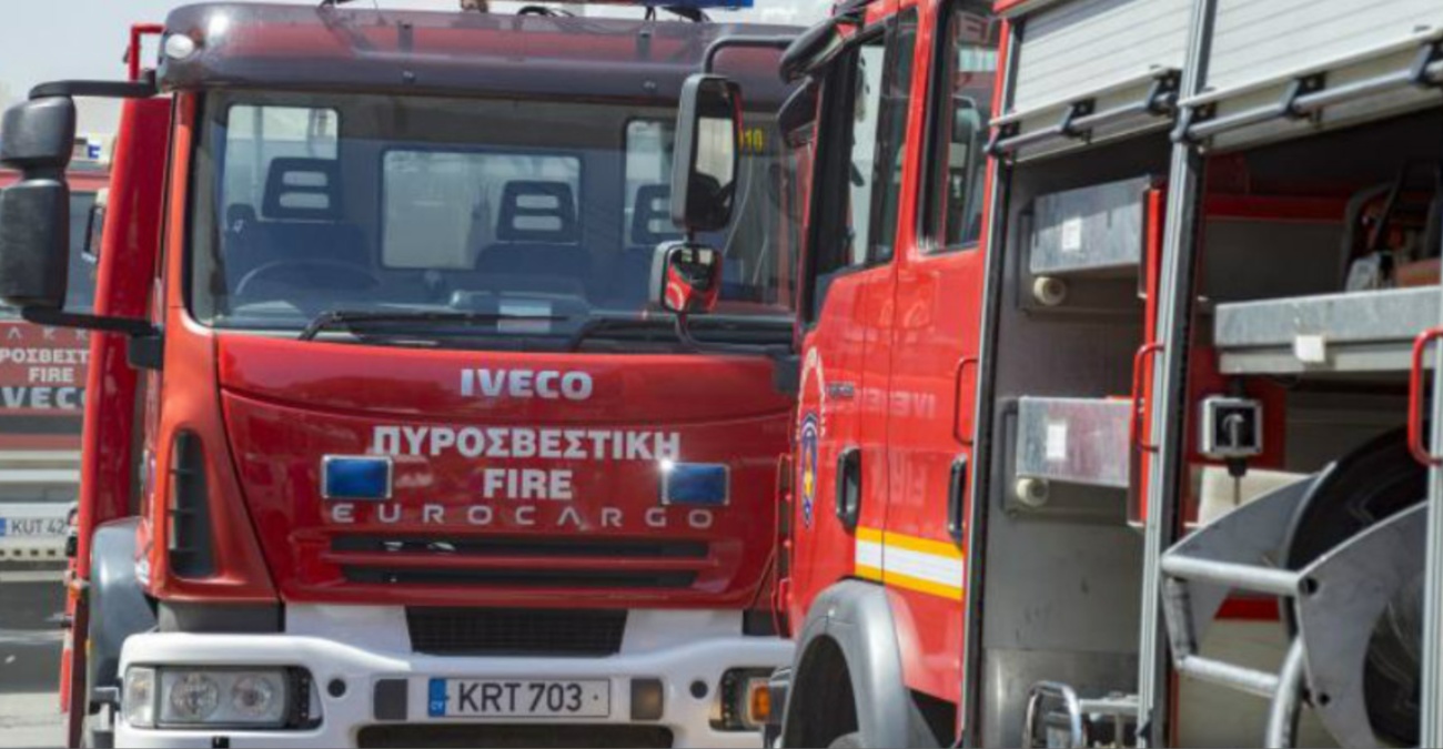 Έριξαν μολότοφ, δεν πέτυχε, και έβαλαν φωτιά σε κουρτίνα