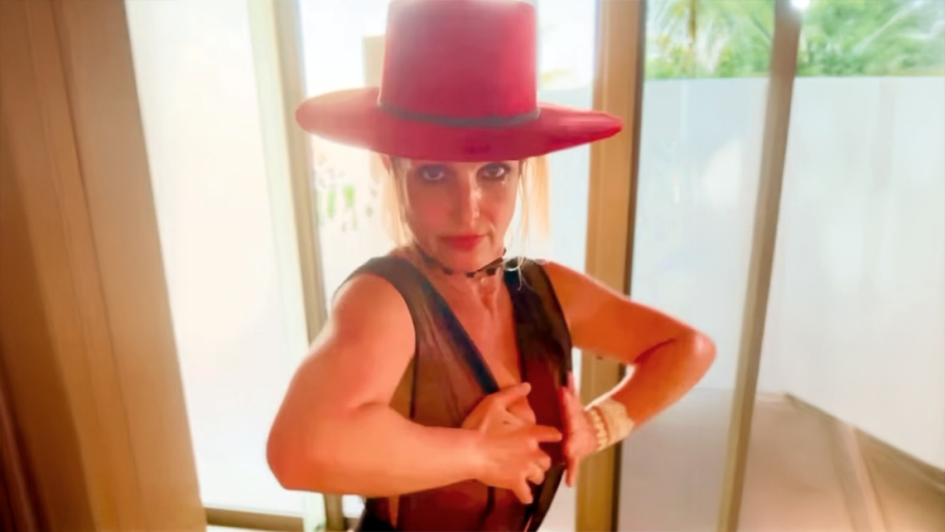 &Mu;&pi;&rho;ί&tau;&nu;&epsilon;ϊ &Sigma;&pi;ί&alpha;&rho;&sigmaf; : &Tau;&omicron; &delta;&iota;ά&phi;&alpha;&nu;&omicron; &kappa;&omicron;&rho;&mu;ά&kappa;&iota; &tau;&eta;&nu;... &pi;&rho;ό&delta;&omega;&sigma;&epsilon; &epsilon;&nu;ώ έ&kappa;&alpha;&nu;&epsilon; twerking &sigma;&epsilon; &beta;ί&nu;&tau;&epsilon;&omicron; &sigma;&tau;&omicron; Instagram