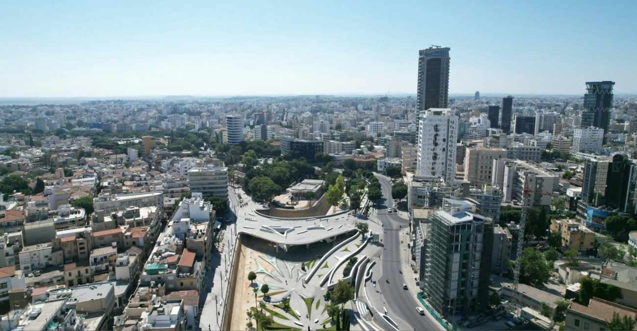 Ξένοι όμιλοι «σαρώνουν» την κυπριακή αγορά – Ανησυχία εξέφρασε ο Έφορος Φορολογίας