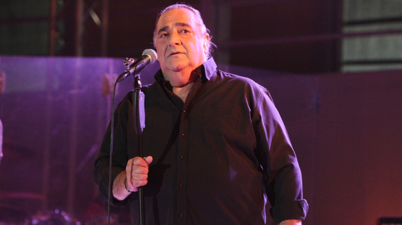 &Alpha;&delta;&epsilon;&rho;&phi;ό&sigmaf; &Beta;&alpha;&sigma;ί&lambda;&eta; &Kappa;&alpha;&rho;&rho;ά: &laquo;&Delta;&epsilon;&nu; &xi;&epsilon;&chi;&nu;&iota;έ&tau;&alpha;&iota; &mu;&epsilon; &tau;ί&pi;&omicron;&tau;&alpha;, &epsilon;ί&chi;&epsilon; &pi;&rho;&omicron;&nu;&omicron;ή&sigma;&epsilon;&iota; &gamma;&iota;&alpha; &tau;&omicron; &tau;&iota; &theta;&alpha; &gamma;ί&nu;&epsilon;&iota; &alpha;&kappa;ό&mu;&eta; &kappa;&alpha;&iota; &mu;&epsilon;&tau;ά &tau;&omicron;&nu; &theta;ά&nu;&alpha;&tau;ό &tau;&omicron;&upsilon;&raquo;