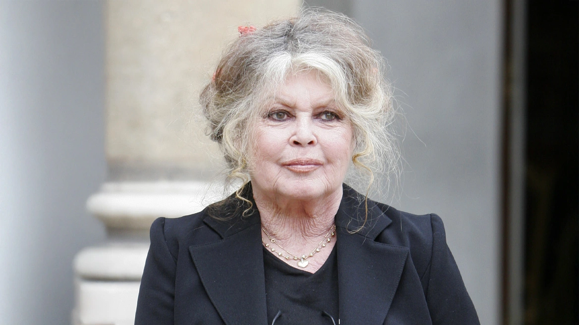 &Eta; &Mu;&pi;&rho;&iota;&zeta;ί&tau; &Mu;&pi;&alpha;&rho;&nu;&tau;ό &pi;έ&theta;&alpha;&nu;&epsilon; &alpha;&pi;ό &kappa;&alpha;&rho;&kappa;ί&nu;&omicron; - &Tau;&iota; &alpha;&pi;&omicron;&kappa;ά&lambda;&upsilon;&psi;&epsilon; &omicron; &sigma;ύ&zeta;&upsilon;&gamma;ό&sigmaf; &tau;&eta;&sigmaf; &gamma;&iota;&alpha; &tau;&iota;&sigmaf; &tau;&epsilon;&lambda;&epsilon;&upsilon;&tau;&alpha;ί&epsilon;&sigmaf; &tau;&eta;&sigmaf; &eta;&mu;έ&rho;&epsilon;&sigmaf;