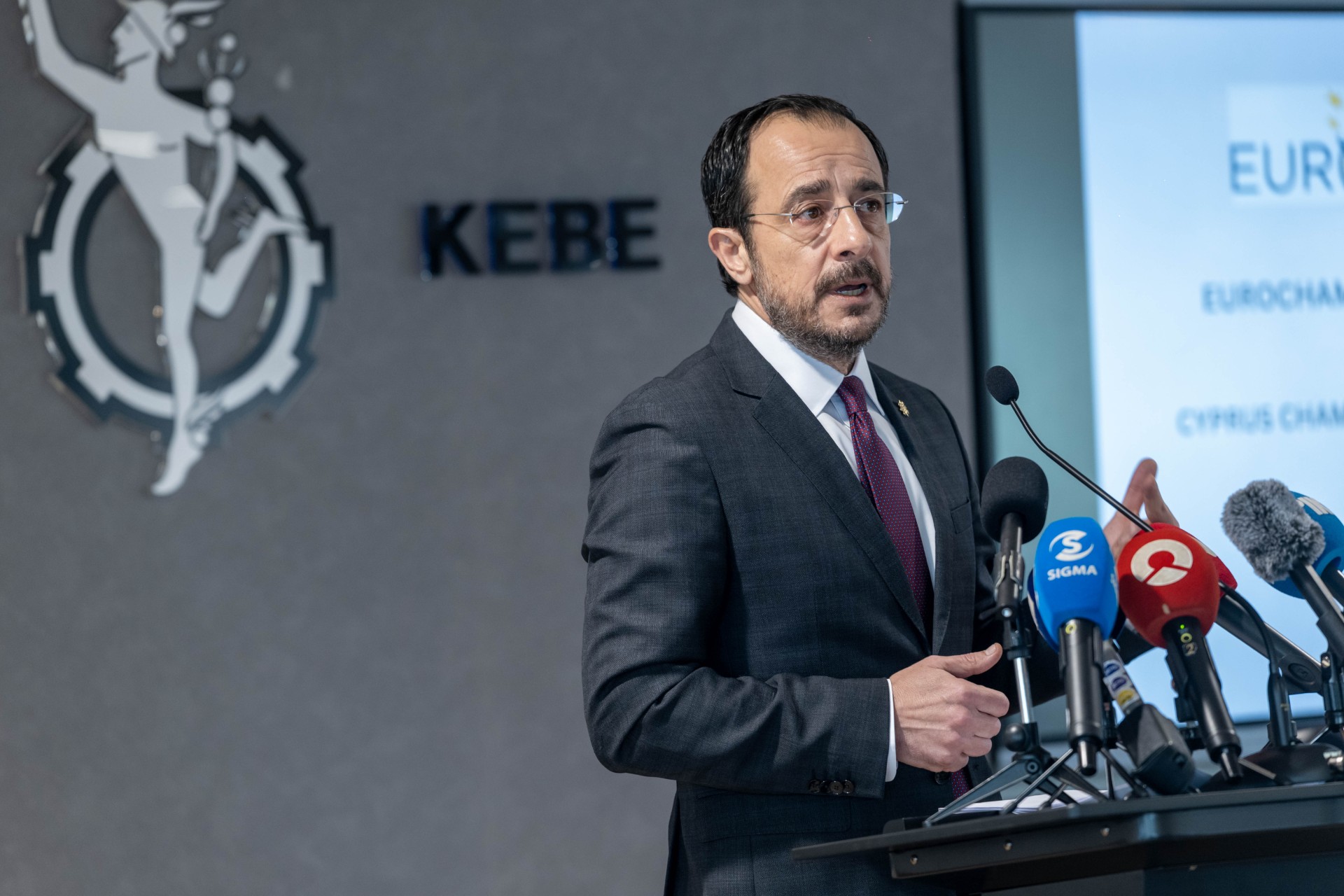 &Pi;&tau;&Delta;: &laquo;&Eta; &Kappa;ύ&pi;&rho;&omicron;&sigmaf; &epsilon;&rho;&gamma;ά&zeta;&epsilon;&tau;&alpha;&iota; &gamma;&iota;&alpha; &mu;&iota;&alpha; &alpha;&pi;&lambda;&omicron;ύ&sigma;&tau;&epsilon;&rho;&eta; &tau;&alpha;&chi;ύ&tau;&epsilon;&rho;&eta; &epsilon;&xi;&upsilon;&pi;&nu;ό&tau;&epsilon;&rho;&eta; &Epsilon;&Epsilon;&raquo;