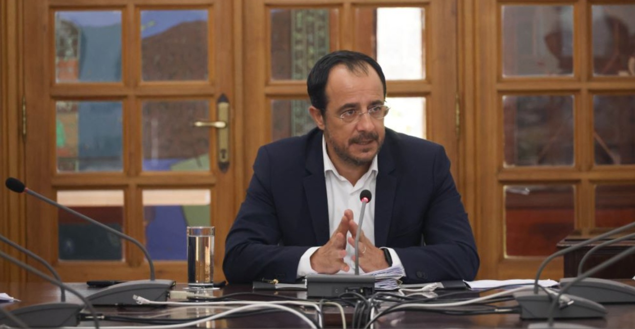 &Alpha;&nu;&alpha;&sigma;&chi;&eta;&mu;&alpha;&tau;&iota;&sigma;&mu;ό&sigmaf; &pi;&rho;&omicron; &tau;&omega;&nu; &pi;&upsilon;&lambda;ώ&nu;: &Tau;&alpha; 4 &Upsilon;&pi;&omicron;&upsilon;&rho;&gamma;&epsilon;ί&alpha; &pi;&omicron;&upsilon; &alpha;&lambda;&lambda;ά&zeta;&omicron;&upsilon;&nu; &chi;έ&rho;&iota;&alpha; &kappa;&alpha;&iota; &omicron;&iota; &iota;&sigma;&omicron;&rho;&rho;&omicron;&pi;ί&epsilon;&sigmaf; &mu;&epsilon; &Delta;&Eta;&Kappa;&Omicron; - &Delta;&Eta;&Sigma;&Upsilon;