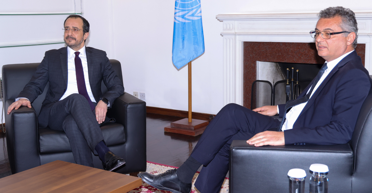 Έ&rho;&chi;&iota;&omicron;&upsilon;&rho;&mu;&alpha;&nu; &mu;&epsilon;&tau;ά &tau;&eta; &sigma;&upsilon;&nu;ά&nu;&tau;&eta;&sigma;&eta; &mu;&epsilon; &tau;&omicron;&nu; &Pi;&tau;&Delta;: &laquo;&Alpha;&nu;&omicron;&iota;&chi;&tau;ή &kappa;&alpha;&iota; &epsilon;&iota;&lambda;&iota;&kappa;&rho;&iota;&nu;ή&sigmaf; &sigma;&upsilon;&nu;ά&nu;&tau;&eta;&sigma;&eta;&raquo;