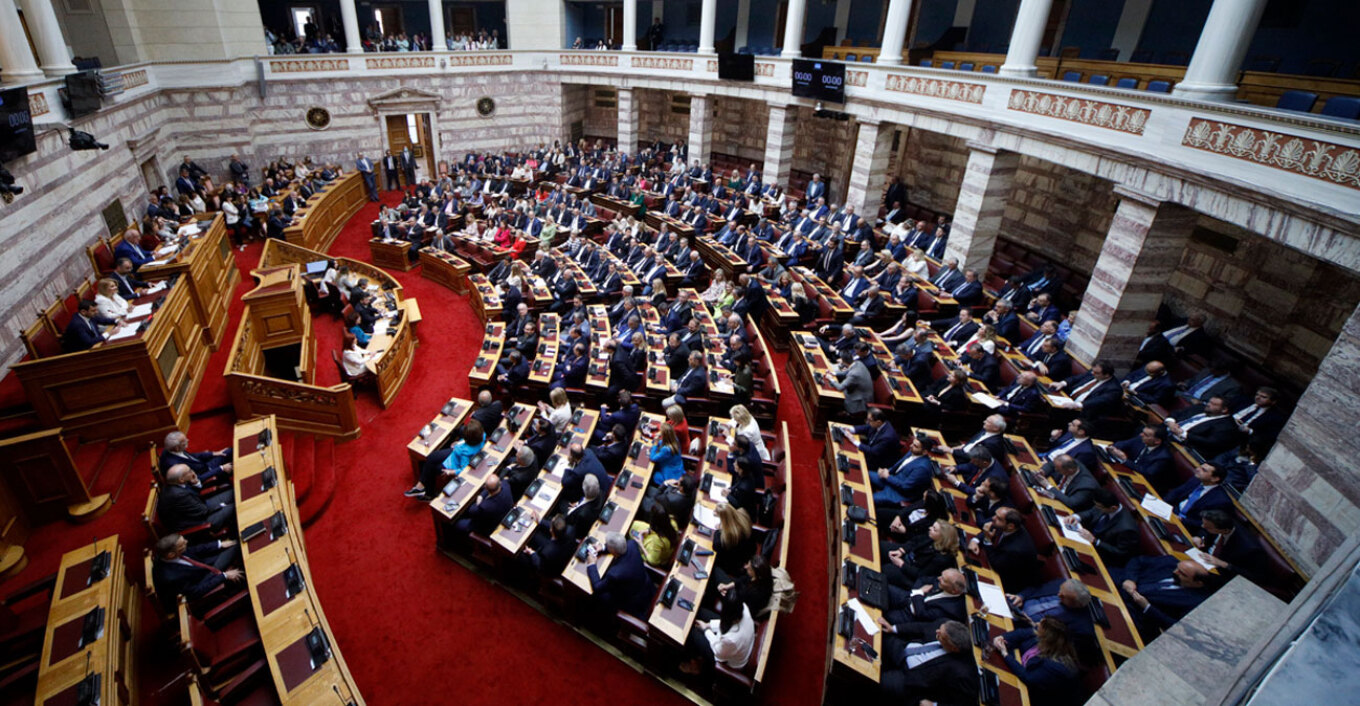 Με 157 ψήφους υπέρ, παραπέμπεται στο Δικαστικό Συμβούλιο ο Κώστας Αχ. Καραμανλής για τα Τέμπη Με 157 ψήφους υπέρ, παραπέμπεται στο Δικαστικό Συμβούλιο ο Κώστας Αχ. Καραμανλής για τα Τέμπη