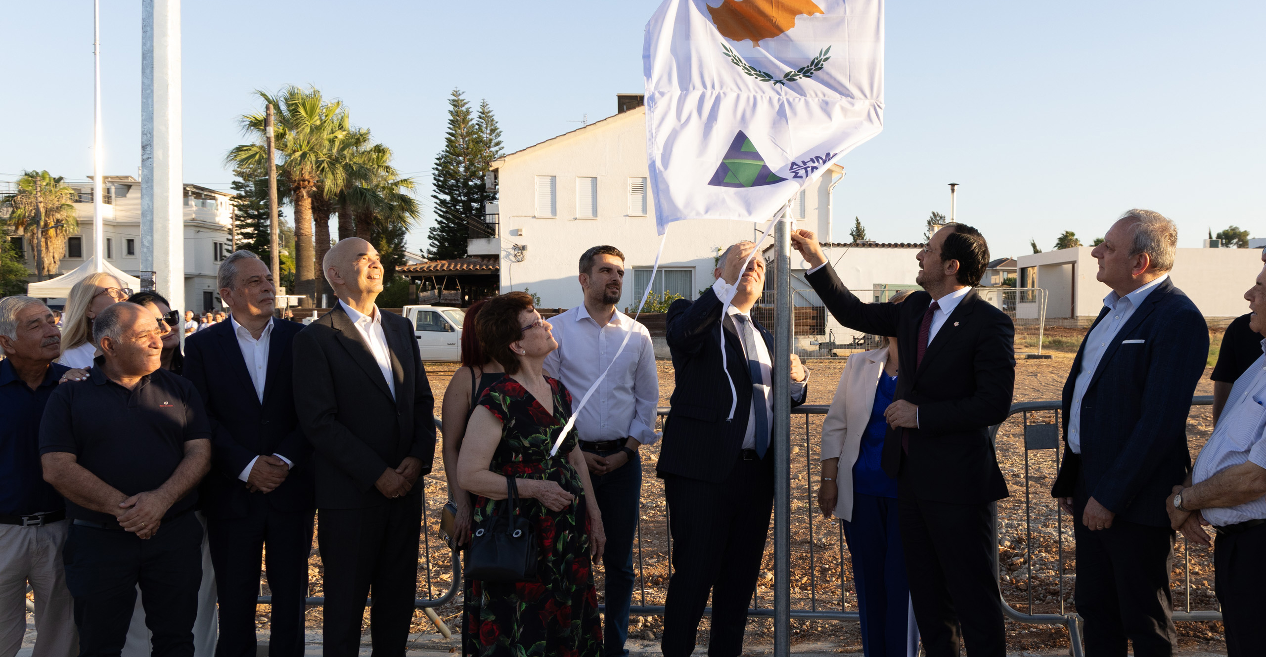 &laquo;&Omicron; &Delta;&eta;&mu;ή&tau;&rho;&eta;&sigmaf; &Chi;&rho;&iota;&sigma;&tau;ό&phi;&iota;&alpha;&sigmaf; &omicron;&rho;&alpha;&mu;&alpha;&tau;&iota;&zeta;ό&tau;&alpha;&nu; &tau;&eta;&nu; &pi;&omicron;&lambda;&iota;&tau;&iota;&kappa;ή &mu;&epsilon; &alpha;&nu;&theta;&rho;&omega;&pi;&iota;ά&raquo; - &Mu;&epsilon;&tau;&omicron;&nu;&omicron;&mu;ά&sigma;&tau;&eta;&kappa;&epsilon; &eta; &lambda;&epsilon;&omega;&phi;ό&rho;&omicron;&sigmaf; &Alpha;&rho;&gamma;&upsilon;&rho;&omicron;&upsilon;&pi;ό&lambda;&epsilon;&omega;&sigmaf;