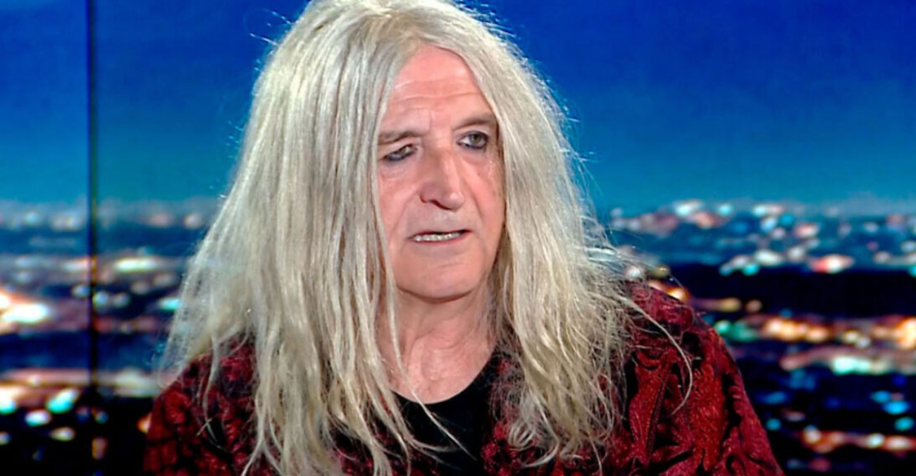 Το βίντεο με τον τριών ετών γιο του να παίζουν πιάνο