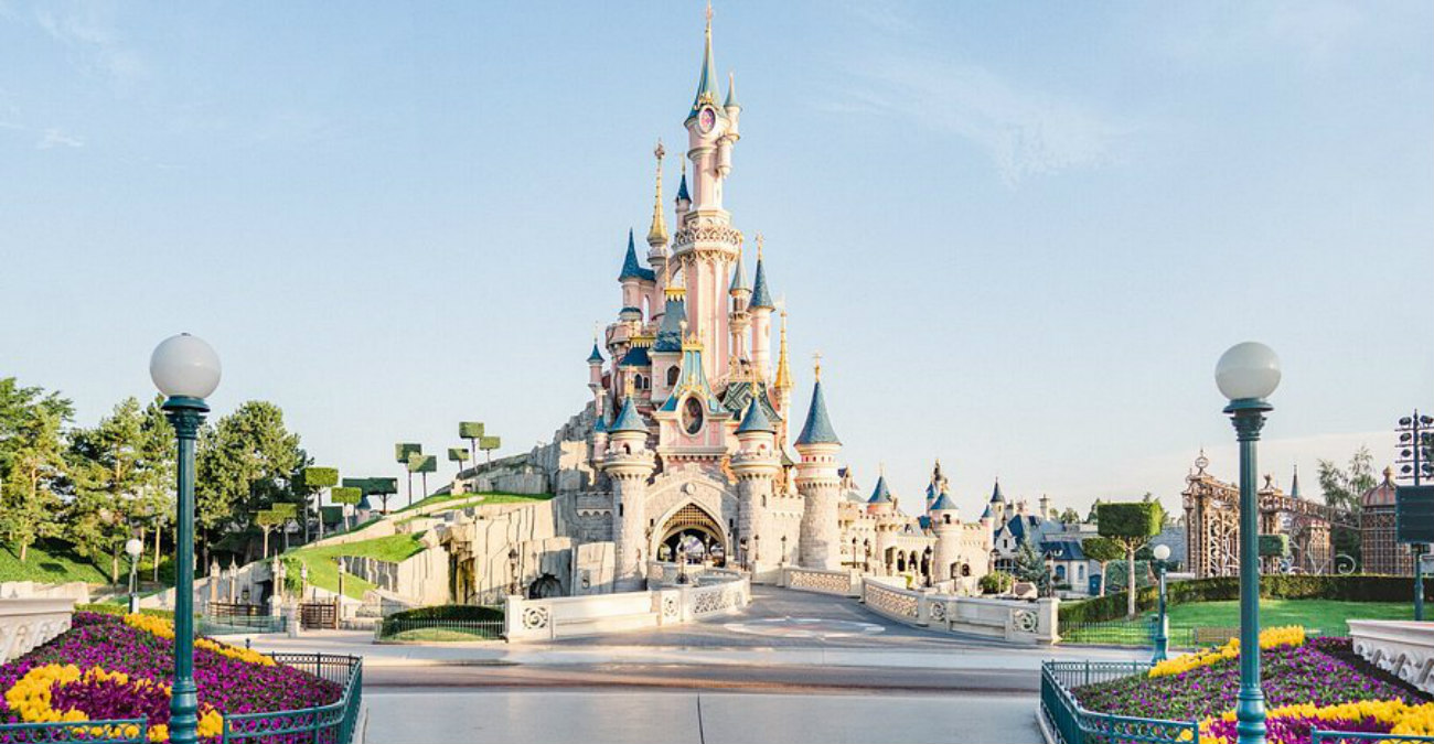 Παραμυθένια πρόταση γάμου στη Disneyland – Γνωστή Κύπρια είπε το μεγάλο «ναι»