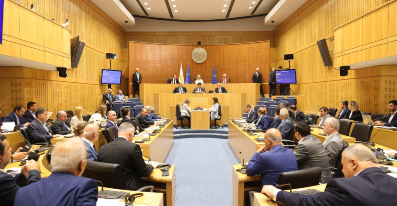 Κατατίθεται στην Ολομέλεια νομοσχέδιο για λειτουργία Συμβουλίων Εθελοντισμού – Προβληματισμένοι οι βουλευτές