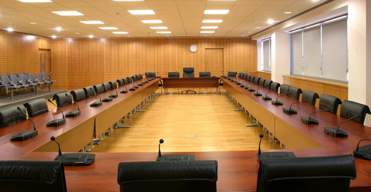 &Beta;&omicron;&upsilon;&lambda;ή: &Pi;έ&rho;&alpha;&sigma;&epsilon; &eta; &alpha;&nu;&alpha;&pi;&omicron;&mu;&pi;ή &gamma;&iota;&alpha; &tau;&omicron; &Tau;&alpha;&mu;&epsilon;ί&omicron; &Kappa;&omicron;&iota;&nu;&omega;&nu;&iota;&kappa;ή&sigmaf; &Sigma;&upsilon;&nu;&omicron;&chi;ή&sigmaf; &ndash; &Tau;&omicron; &theta;έ&mu;&alpha; &pi;ά&epsilon;&iota; &Omicron;&lambda;&omicron;&mu;έ&lambda;&epsilon;&iota;&alpha;