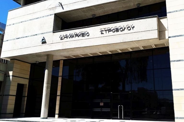 &Xi;&epsilon;&kappa;&alpha;&theta;&alpha;&rho;ί&zeta;&epsilon;&iota; &omicron; &Delta;ή&mu;&omicron;&sigmaf; &Sigma;&tau;&rho;&omicron;&beta;ό&lambda;&omicron;&upsilon;: &Delta;&epsilon;&nu; &pi;&alpha;&rho;&alpha;&beta;&iota;ά&zeta;&epsilon;&iota; &tau;&eta; &nu;&omicron;&mu;&omicron;&theta;&epsilon;&sigma;ί&alpha; &eta; &delta;&iota;&alpha;&phi;&eta;&mu;&iota;&sigma;&tau;&iota;&kappa;ή &pi;&iota;&nu;&alpha;&kappa;ί&delta;&alpha; &pi;&omicron;&lambda;&iota;&tau;&iota;&kappa;&omicron;ύ &kappa;ό&mu;&mu;&alpha;&tau;&omicron;&sigmaf; &pi;&omicron;&upsilon; έ&gamma;&iota;&nu;&epsilon; viral