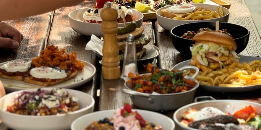 Brunch αλά κυπριακά μέσα… στη φύση – Τα δύο τελευταία σαββατοκύριακα της σεζόν και το παρτάκι – Δείτε φωτογραφίες