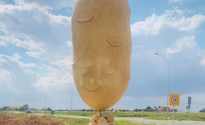 H queen πατάτα επέστρεψε στη θέση της μετά τη «θυελλώδη» αποκοπή της - Δείτε βίντεο