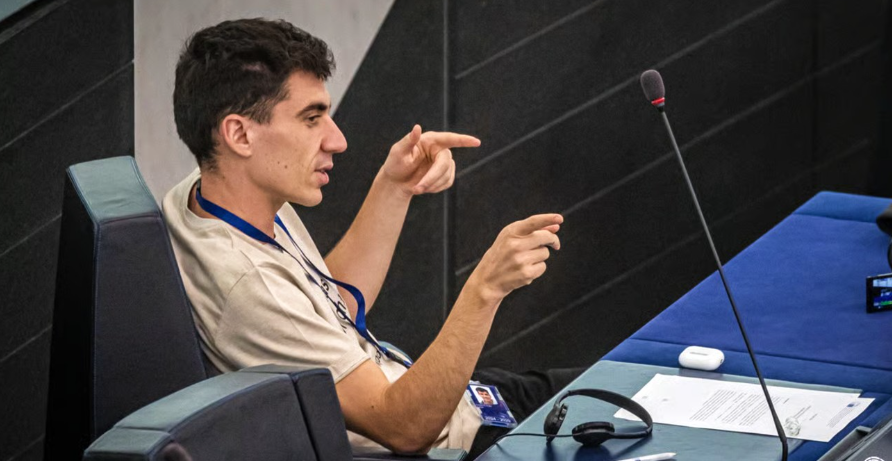 Νέο βίντεο από τον Φειδία Παναγιώτου: «Μεινίσκω σε έπαυλη και περιπαίζω σας - Παίρνω δεκάδες μηνύματα ότι θα με σκοτώσουν»