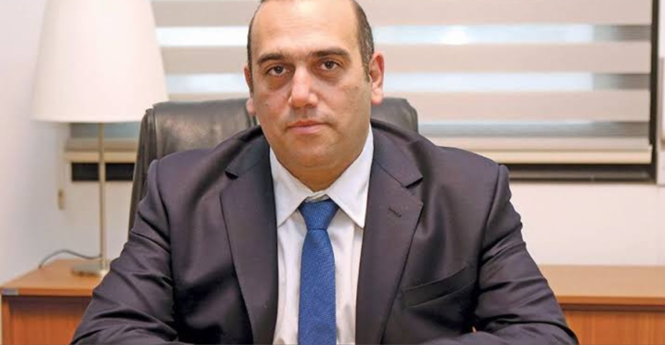 SOS &Kappa;&alpha;&rho;&omicron;ύ&sigma;&omicron;&upsilon; &gamma;&iota;&alpha; &tau;&omicron;&nu; &tau;&omicron;&upsilon;&rho;&iota;&sigma;&mu;ό: &laquo;&Kappa;&iota;&nu;&delta;&upsilon;&nu;&epsilon;ύ&omicron;&upsilon;&nu; &omicron;&iota; &alpha;&epsilon;&rho;&omicron;&pi;&omicron;&rho;&iota;&kappa;έ&sigmaf; &sigma;&upsilon;&nu;&delta;έ&sigma;&epsilon;&iota;&sigmaf; &tau;&eta;&sigmaf; &Kappa;ύ&pi;&rho;&omicron;&upsilon; &ndash; &Eta; &Kappa;&upsilon;&beta;έ&rho;&nu;&eta;&sigma;&eta; &nu;&alpha; &xi;&upsilon;&pi;&nu;ή&sigma;&epsilon;&iota; &pi;&rho;&iota;&nu; &nu;&alpha; &epsilon;ί&nu;&alpha;&iota; &alpha;&rho;&gamma;ά&raquo;