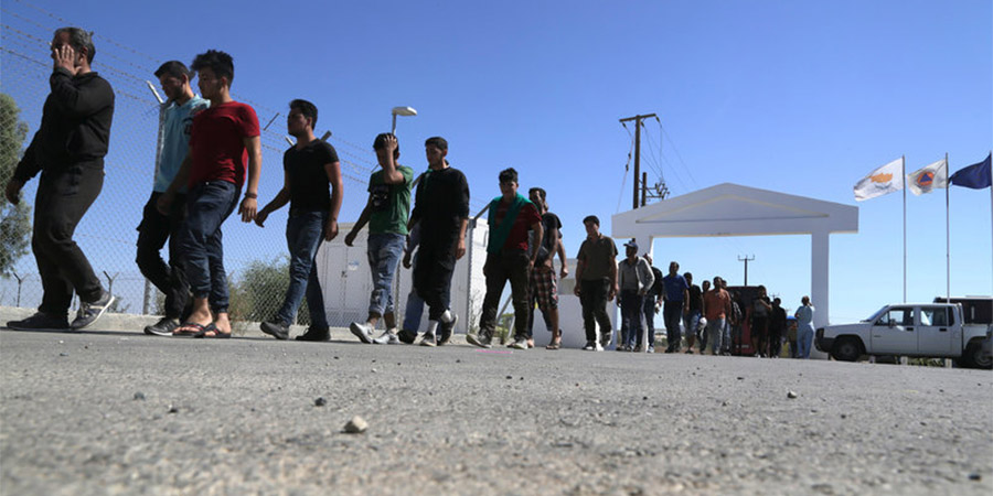 Μετέφεραν παράνομα 16 μετανάστες στην Περιστερώνα Μετέφεραν παράνομα 16 μετανάστες στην Περιστερώνα