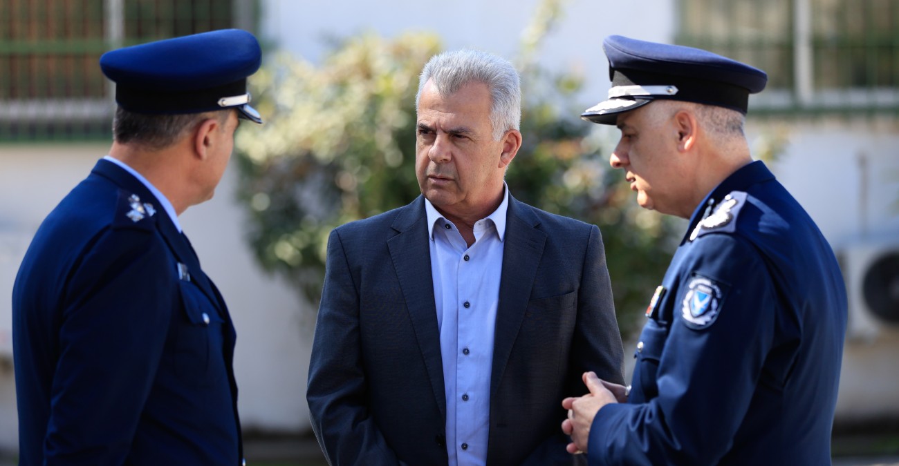 &laquo;&Alpha;&iota;&phi;&nu;&iota;&delta;&iota;&alpha;&sigma;&tau;&iota;&kappa;ή&raquo; &epsilon;&pi;ί&sigma;&kappa;&epsilon;&psi;&eta; &Phi;&upsilon;&tau;&iota;&rho;ή &sigma;&tau;&iota;&sigmaf; &Phi;&upsilon;&lambda;&alpha;&kappa;έ&sigmaf; &mu;&epsilon;&tau;ά &tau;&eta; &phi;&omega;&tau;&iota;ά &sigma;&tau;&eta;&nu; &Pi;&tau;έ&rho;&upsilon;&gamma;&alpha; 4