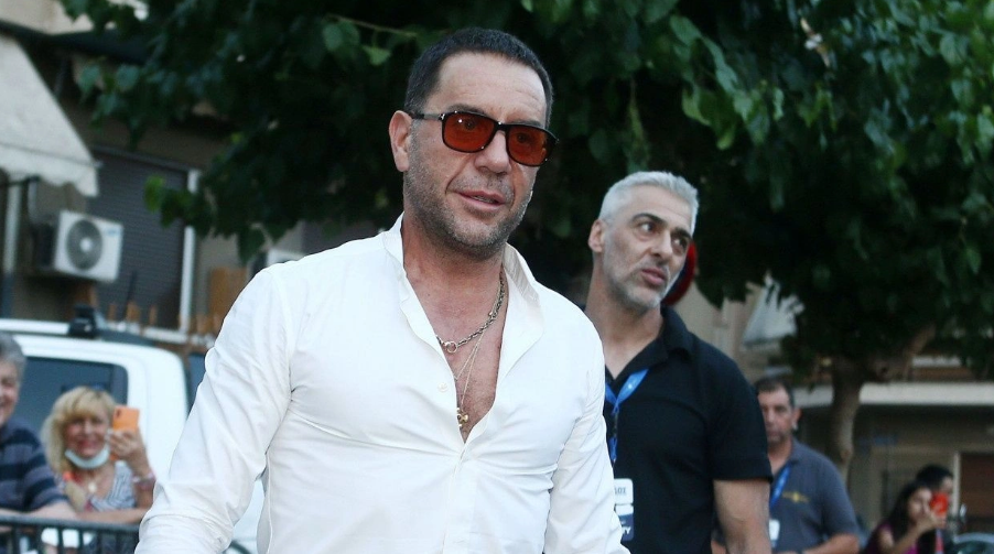 Γιώργος Μαζωνάκης: Ξανά σήμερα στο ψυχιατρικό νοσοκομείο