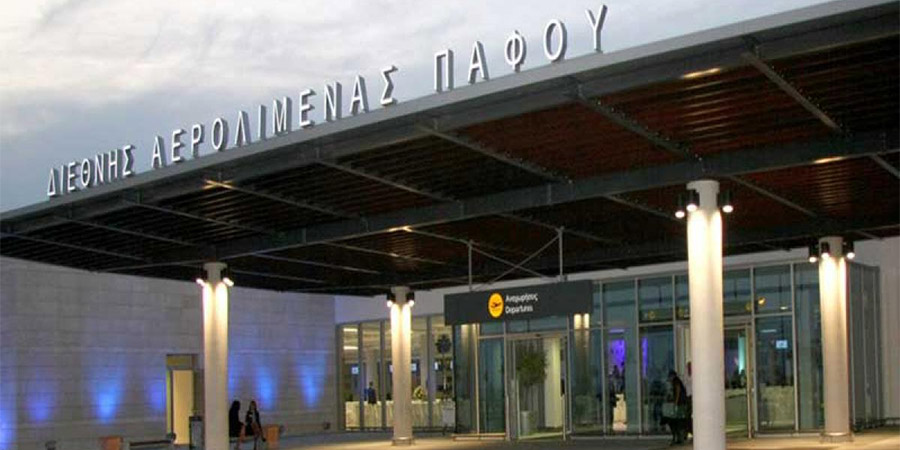 Αναγκαστική προσγείωση αεροπλάνου στην Πάφο – Επιβάτης επιτέθηκε σε αεροσυνοδό Αναγκαστική προσγείωση αεροπλάνου στην Πάφο – Επιβάτης επιτέθηκε σε αεροσυνοδό