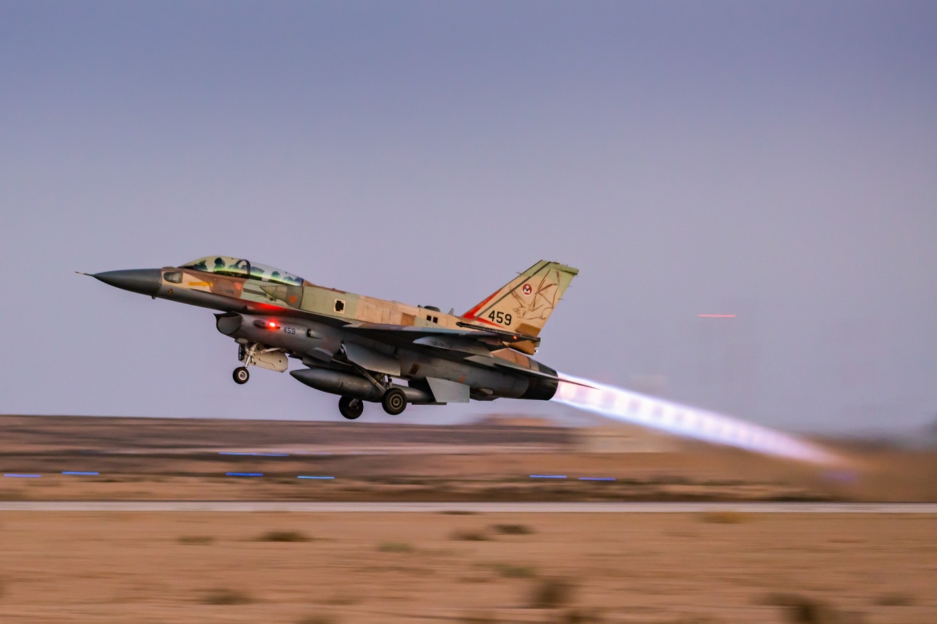 &Lambda;ί&beta;&alpha;&nu;&omicron;&sigmaf;: &Tau;έ&sigma;&sigma;&epsilon;&rho;&iota;&sigmaf; &nu;&epsilon;&kappa;&rho;&omicron;ί &epsilon;&xi;&alpha;&iota;&tau;ί&alpha;&sigmaf; &iota;&sigma;&rho;&alpha;&eta;&lambda;&iota;&nu;ώ&nu; &pi;&lambda;&eta;&gamma;&mu;ά&tau;&omega;&nu; &sigma;&tau;&omicron; &nu;ό&tau;&iota;&omicron; &tau;&mu;ή&mu;&alpha; &tau;&eta;&sigmaf; &chi;ώ&rho;&alpha;&sigmaf;