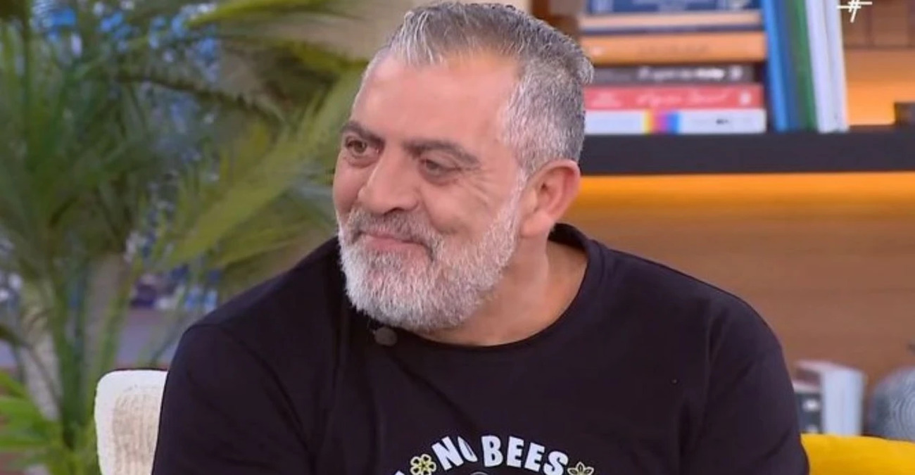 Κούλλης Νικολάου: Το σπάνιο στιγμιότυπο με τα εννέα του αδέρφια Κούλλης Νικολάου: Το σπάνιο στιγμιότυπο με τα εννέα του αδέρφια