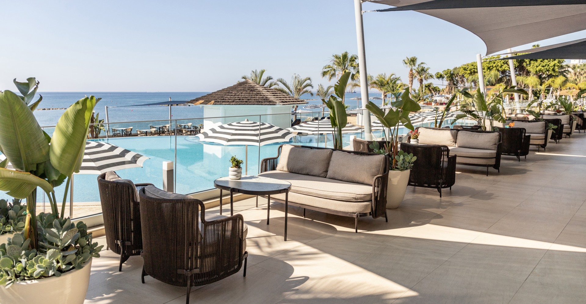 &Chi;&epsilon;&iota;&mu;&epsilon;&rho;&iota;&nu;έ&sigmaf; &alpha;&pi;&omicron;&delta;&rho;ά&sigma;&epsilon;&iota;&sigmaf; &mu;&epsilon; &tau;&eta;&nu; Louis Hotels!