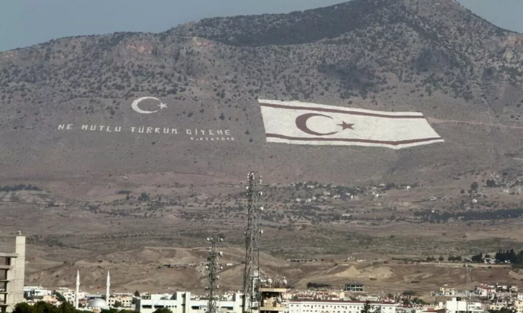 &Epsilon;&nu;&omicron;&chi;&lambda;&eta;&mu;έ&nu;&omicron;&iota; &alpha;&pi;ό &tau;&eta;&nu; &alpha;&nu;&alpha;&kappa;&omicron;ί&nu;&omega;&sigma;&eta; &tau;&eta;&sigmaf; &Omicron;&Upsilon;&Nu;&Phi;&Iota;&Kappa;&Upsilon;&Pi; &sigma;&tau;&alpha; &kappa;&alpha;&tau;&epsilon;&chi;ό&mu;&epsilon;&nu;&alpha; - &laquo;Έ&delta;&alpha;&phi;&omicron;&sigmaf; &tau;&eta;&sigmaf; &tau;&delta;&beta;&kappa; &eta; &pi;&epsilon;&rho;&iota;&omicron;&chi;ή&raquo;